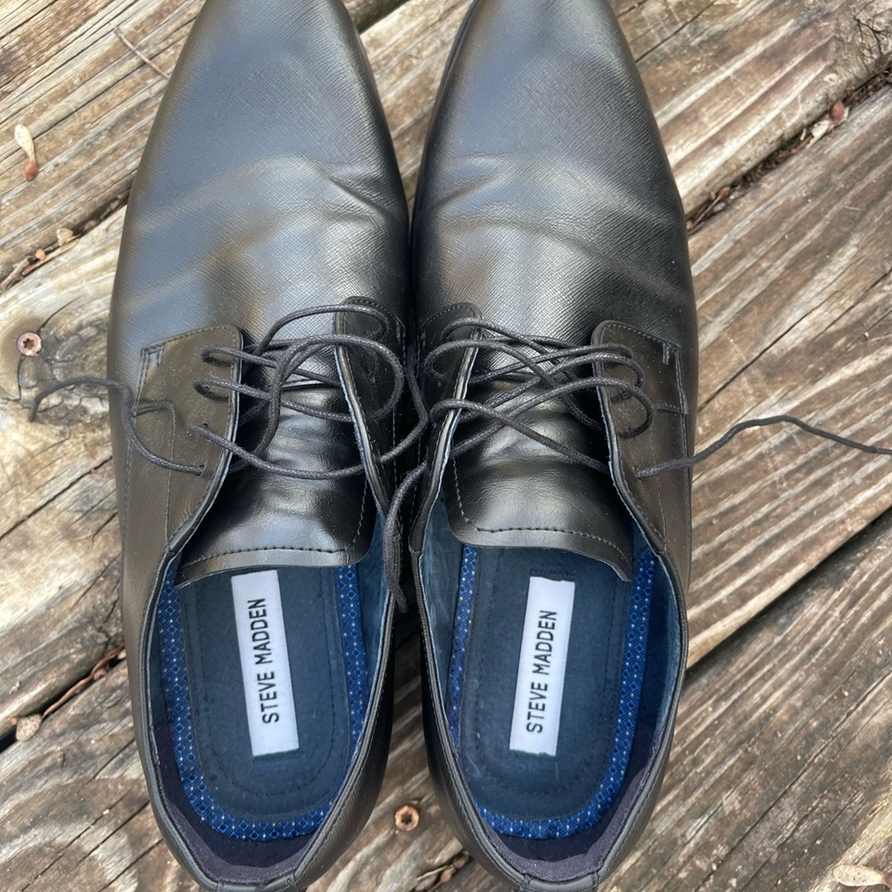 Steve Madden Black Leather Oxfords